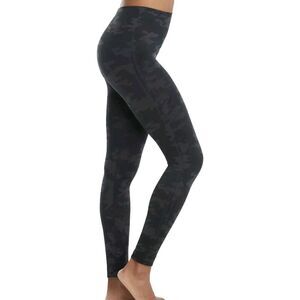 Spanx Leggings Look At Me Now Seamless Women's‎ Black Camo Leggings Medium